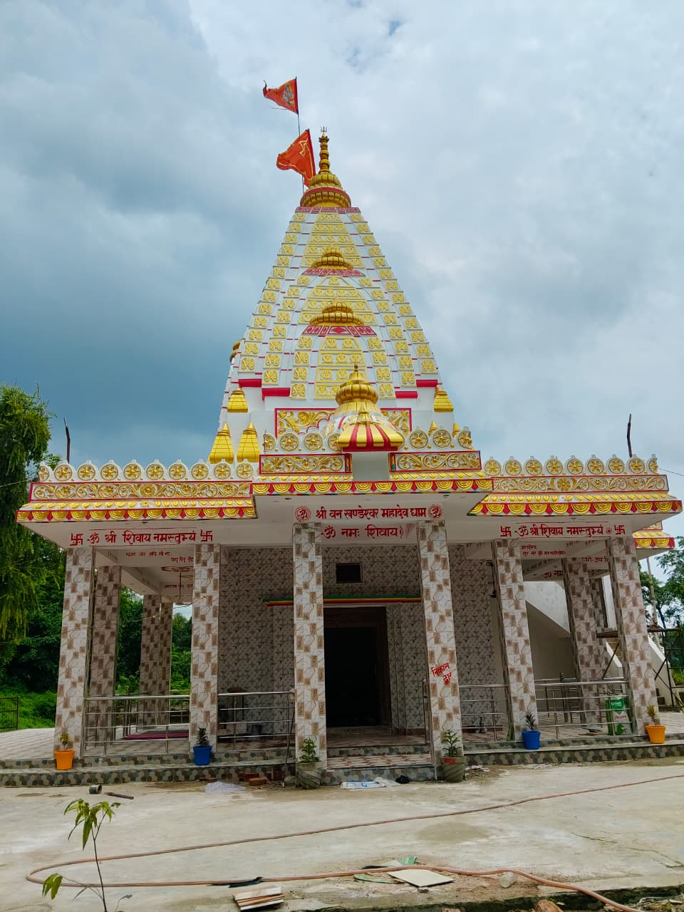 Shiv temple Front Broad